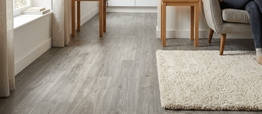 Piso vinílico econômico para apartamentos pequeno